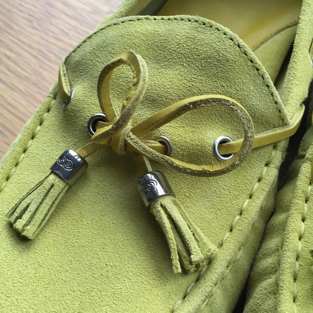 Canary yellow sued car shoes with leather interior - Picture 5 of 7